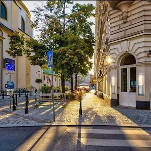 Apartment Your Sunny Away From, Wien